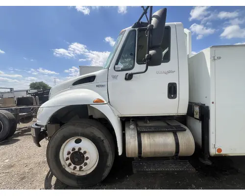 Cab INTERNATIONAL 4400 DTI Trucks