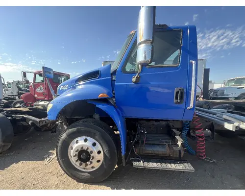 Cab INTERNATIONAL 4400 DTI Trucks