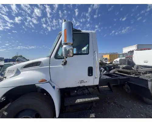 Cab INTERNATIONAL 4400 DTI Trucks
