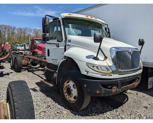 Complete Vehicle INTERNATIONAL 4400 Truck Salvage International Inc