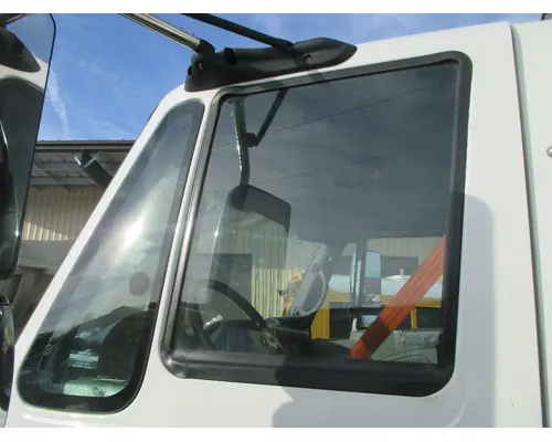 Door Glass, Front INTERNATIONAL 4400 Dutchers Inc   Heavy Truck Div  Ny