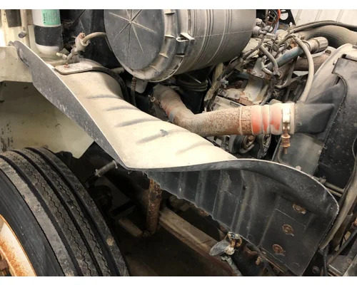 International 4400 Fender, Inner