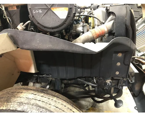 International 4400 Fender, Inner