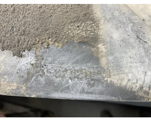 International 4400 Fender, Inner