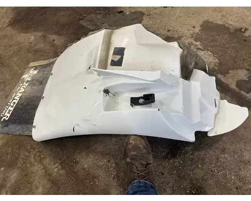 Fender Extension INTERNATIONAL 4400 Dutchers Inc   Heavy Truck Div  Ny