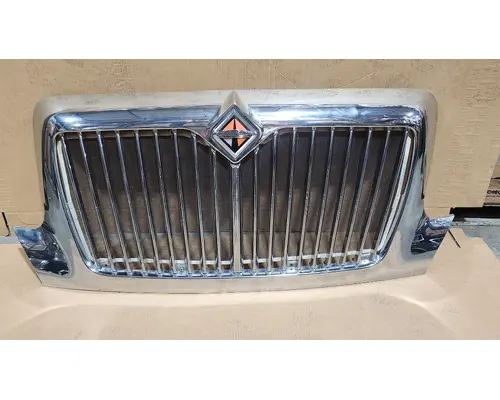 Grille INTERNATIONAL 4400 K &amp; R Truck Sales, Inc.