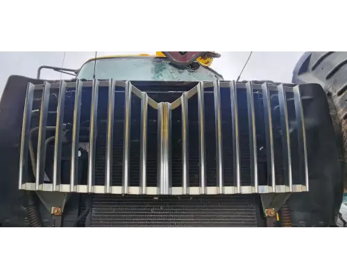 International 4400 Grille