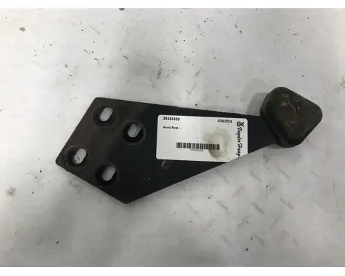 International 4400 Hood Rest