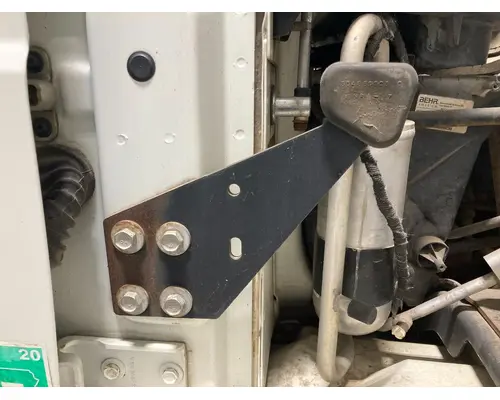 International 4400 Hood Rest
