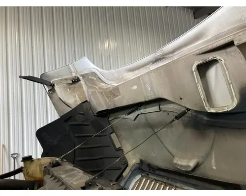 International 4400 Hood