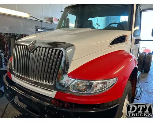 Hood INTERNATIONAL 4400 DTI Trucks