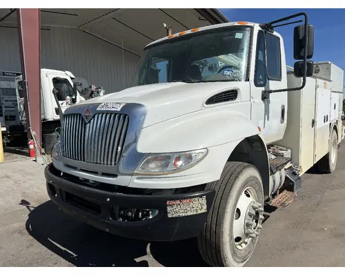 Hub INTERNATIONAL 4400 DTI Trucks