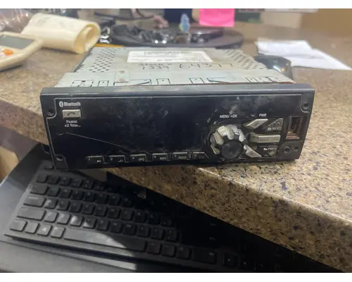 Radio INTERNATIONAL 4400 Truck Salvage International Inc