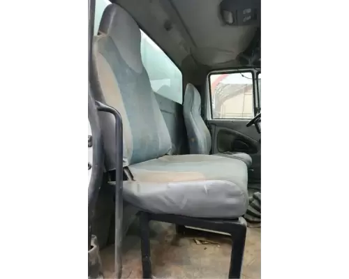 International 4400 Seat, Front