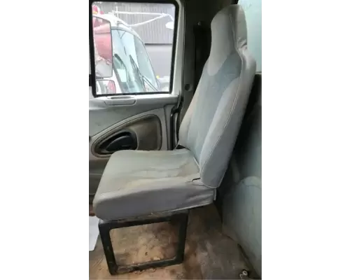 International 4400 Seat, Front