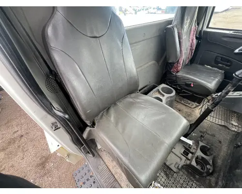 Seat, Front INTERNATIONAL 4400 DTI Trucks
