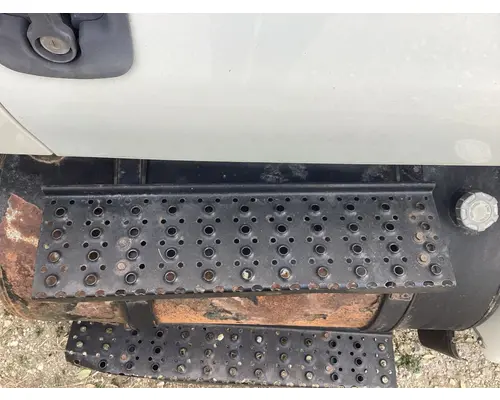 International 4400 Step (Fuel Tank, Fairing