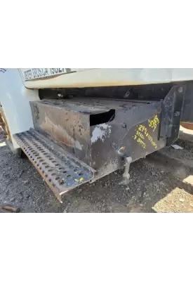 International 4500/4700 LPX Battery Box