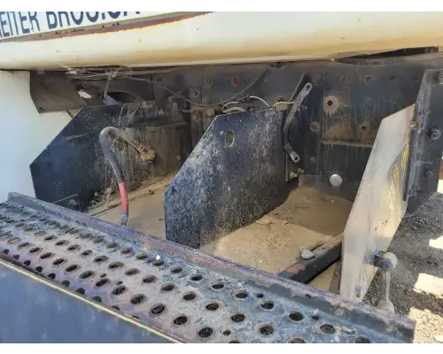 International 4500/4700 LPX Battery Box