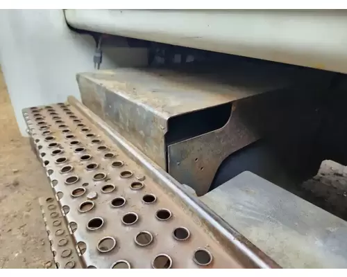 International 4600 Battery Box