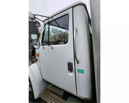 International 4600 Cab
