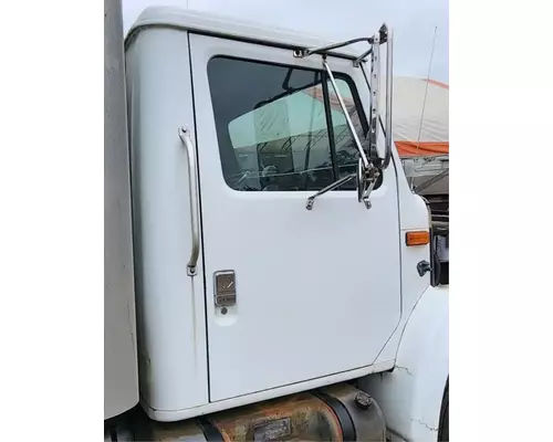 International 4600 Cab