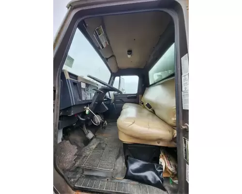 International 4600 Cab