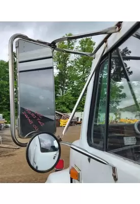 International 4600 Mirror (Side View)