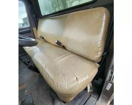 International 4600 Seat, Front