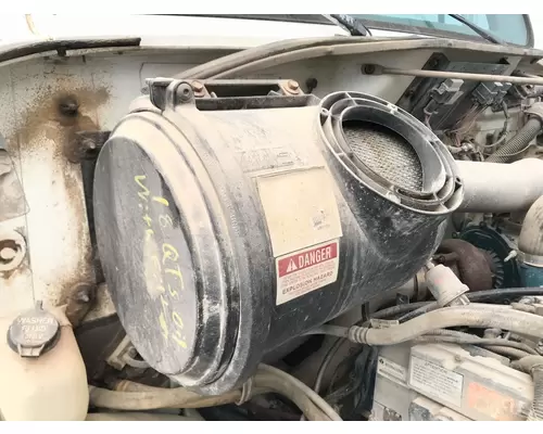 International 4700 Air Cleaner