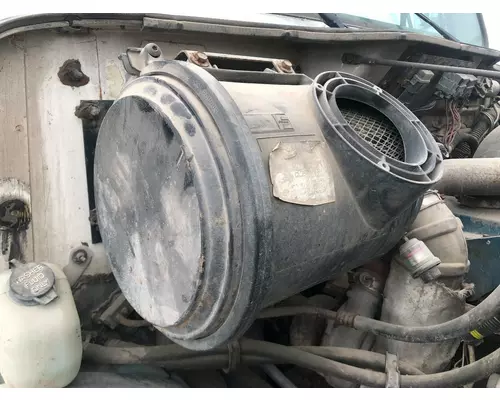 International 4700 Air Cleaner