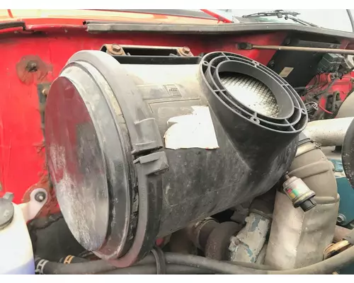 International 4700 Air Cleaner