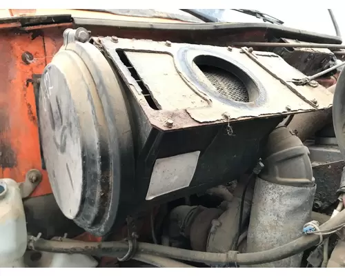 International 4700 Air Cleaner