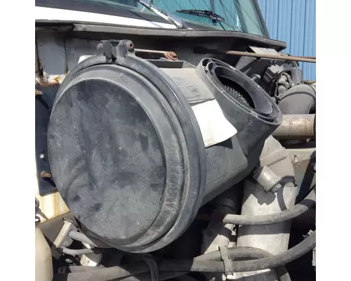 International 4700 Air Cleaner