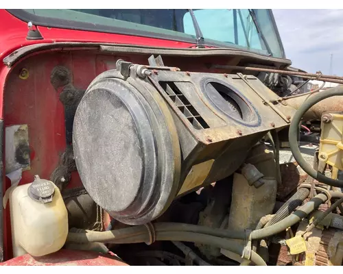 International 4700 Air Cleaner