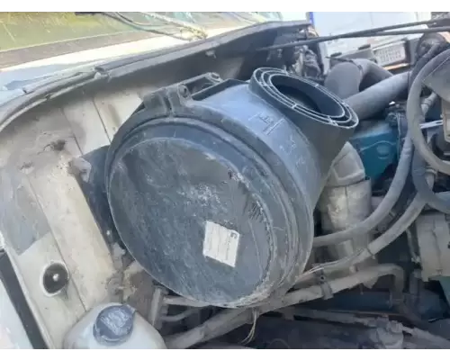 International 4700 Air Cleaner