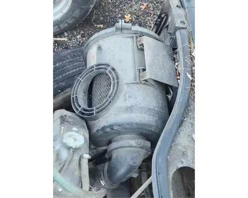 International 4700 Air Cleaner