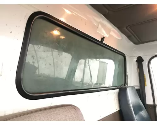 International 4700 Back Glass