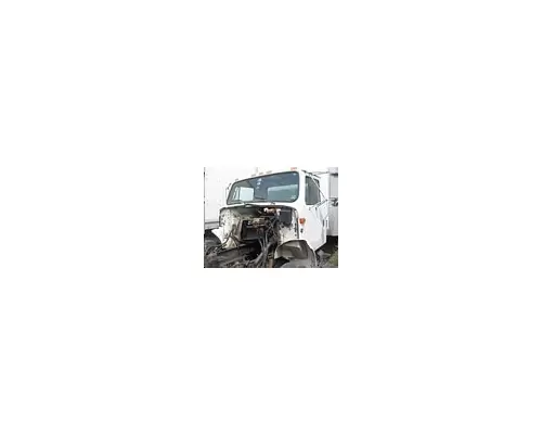 Cab INTERNATIONAL 4700 WM. Cohen &amp; Sons