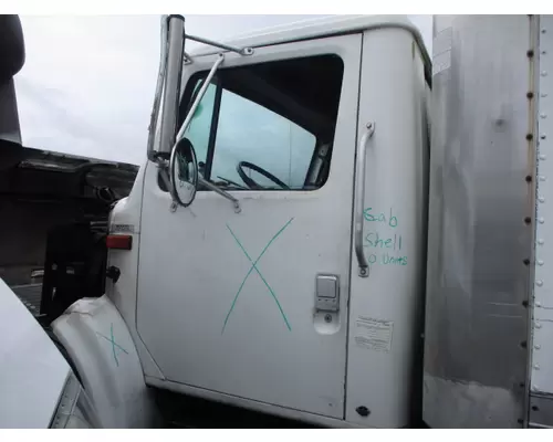 Cab INTERNATIONAL 4700 LKQ Heavy Truck - Tampa