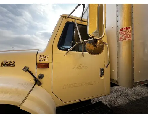 Cab INTERNATIONAL 4700 DTI Trucks