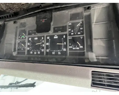 Instrument Cluster INTERNATIONAL 4700 DTI Trucks