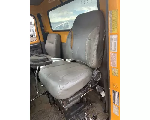 Seat, Front INTERNATIONAL 4700 DTI Trucks