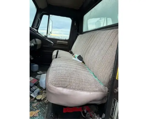 International 4700 Seat, Front