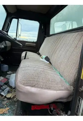 International 4700 Seat, Front