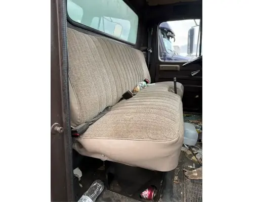 International 4700 Seat, Front