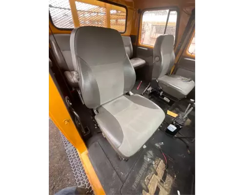 International 4700 Seat, Front