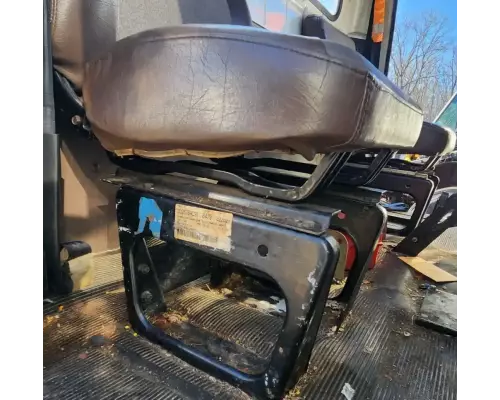 International 4700 Seat, Front