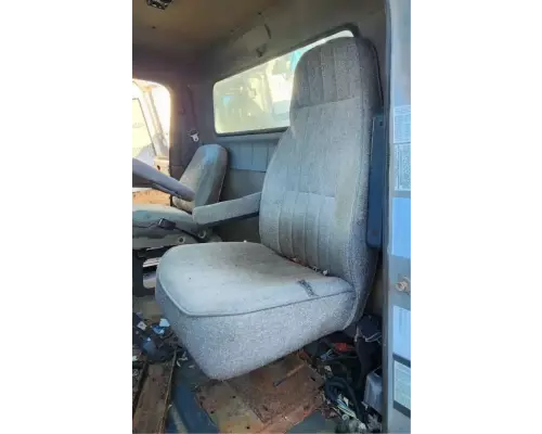 International 4700 Seat, Front