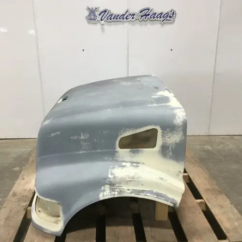 International 4800 Hood OEM# 07-12500 in Spencer, IA #25133964 